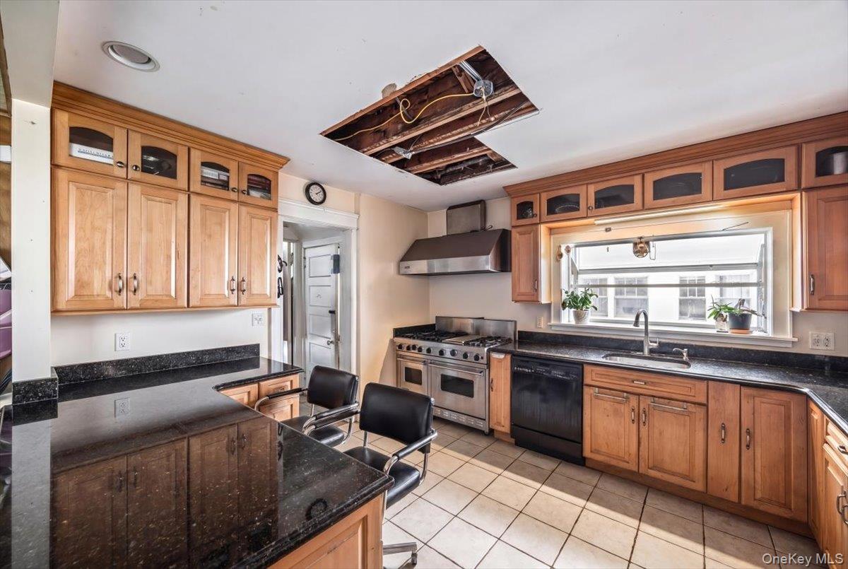 27 Faneuil Pl, New Rochelle, NY 10801 photo