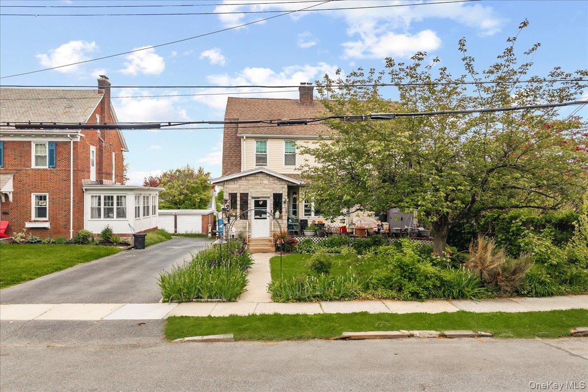 27 Faneuil Pl, New Rochelle, NY 10801 photo