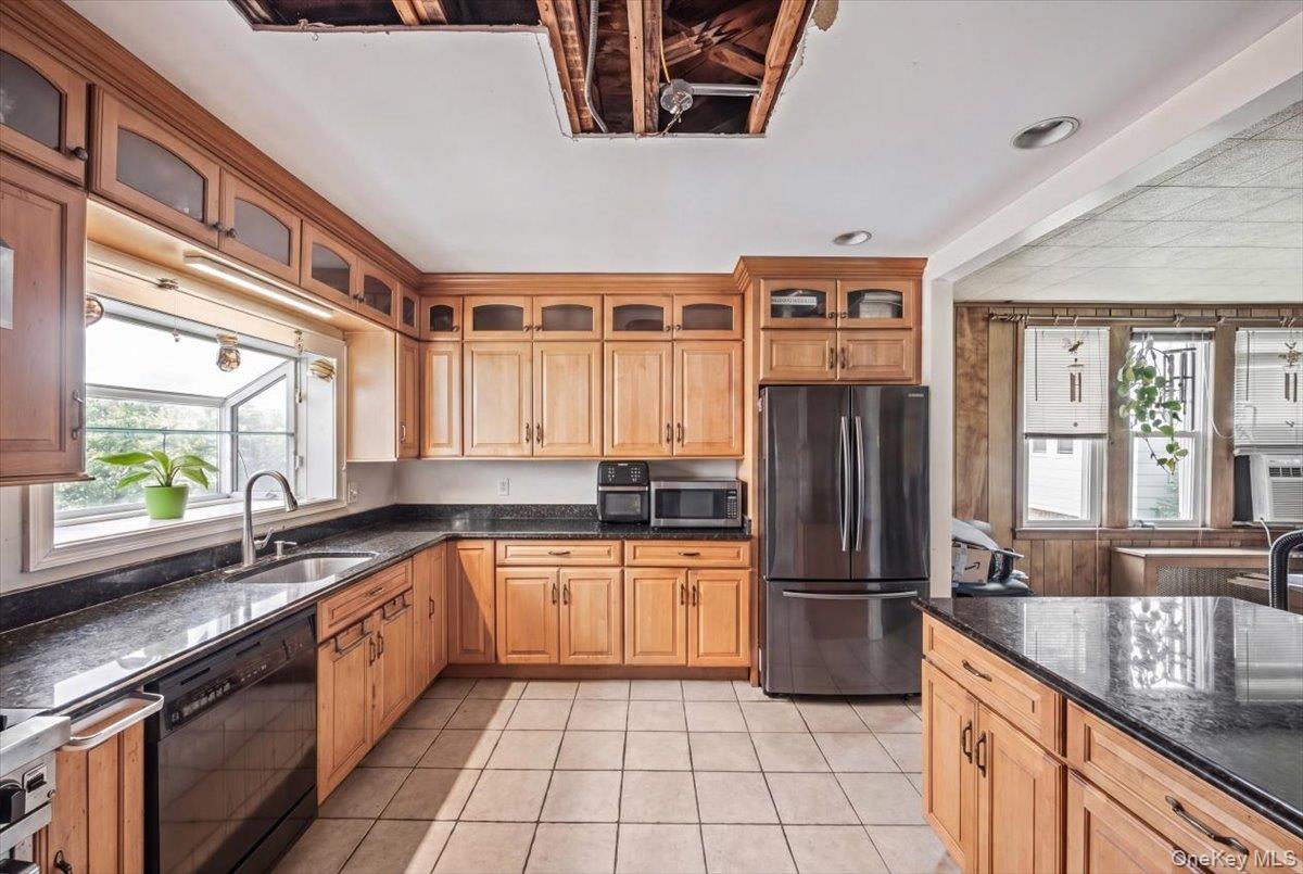 27 Faneuil Pl, New Rochelle, NY 10801 photo