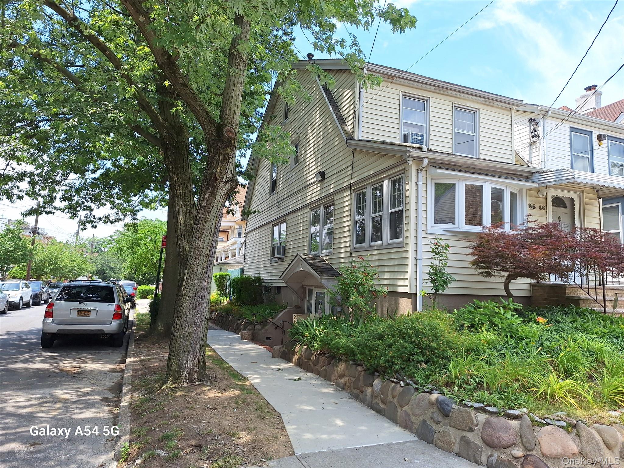 85 46 96th St, Woodhaven, NY 11421