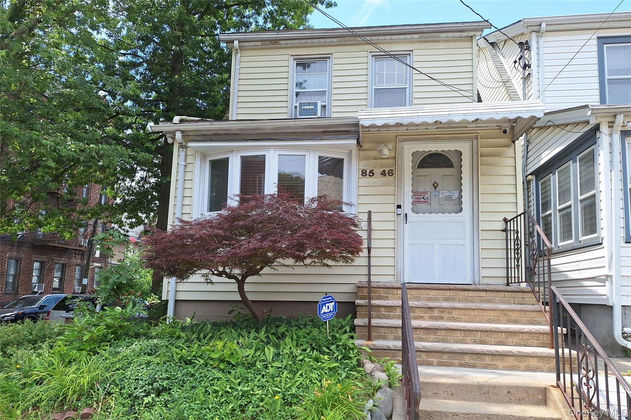 85 46 96th St, Woodhaven, NY 11421 photo