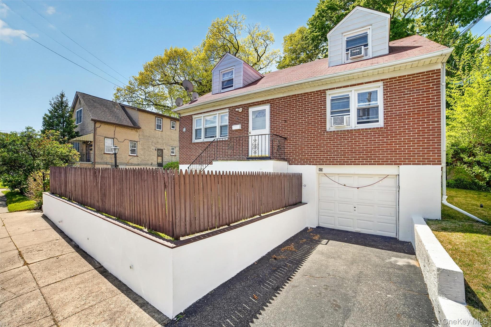 15 Halley St, Yonkers, NY 10704 photo
