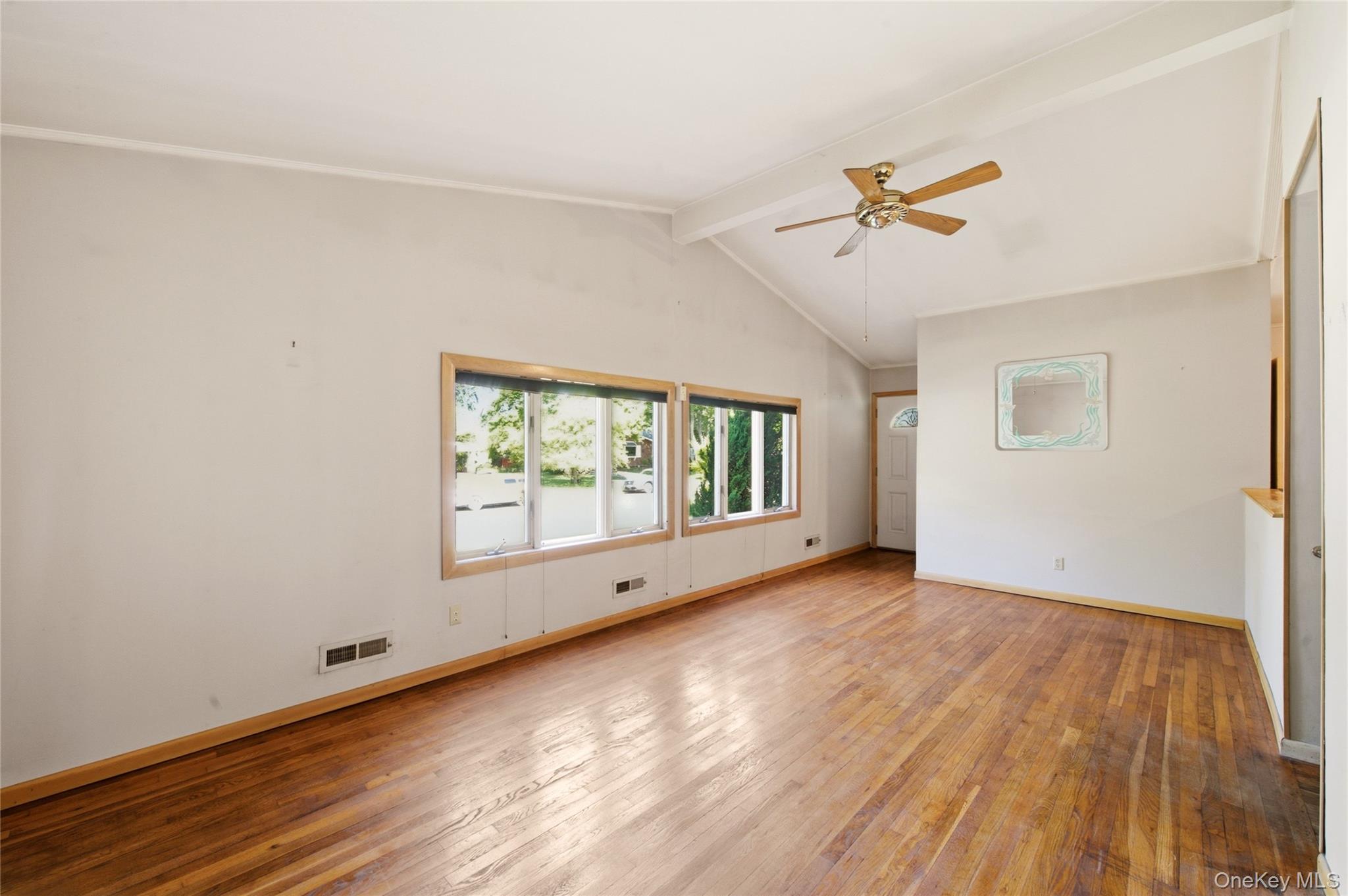 29 Penn Dr, Smithtown, NY 11787 photo