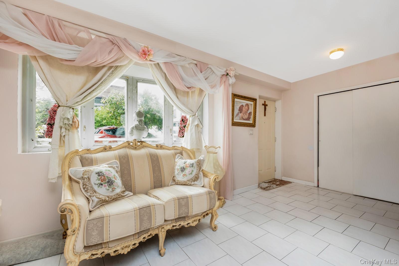 69 11 62nd Dr, Middle Village, NY 11379 photo