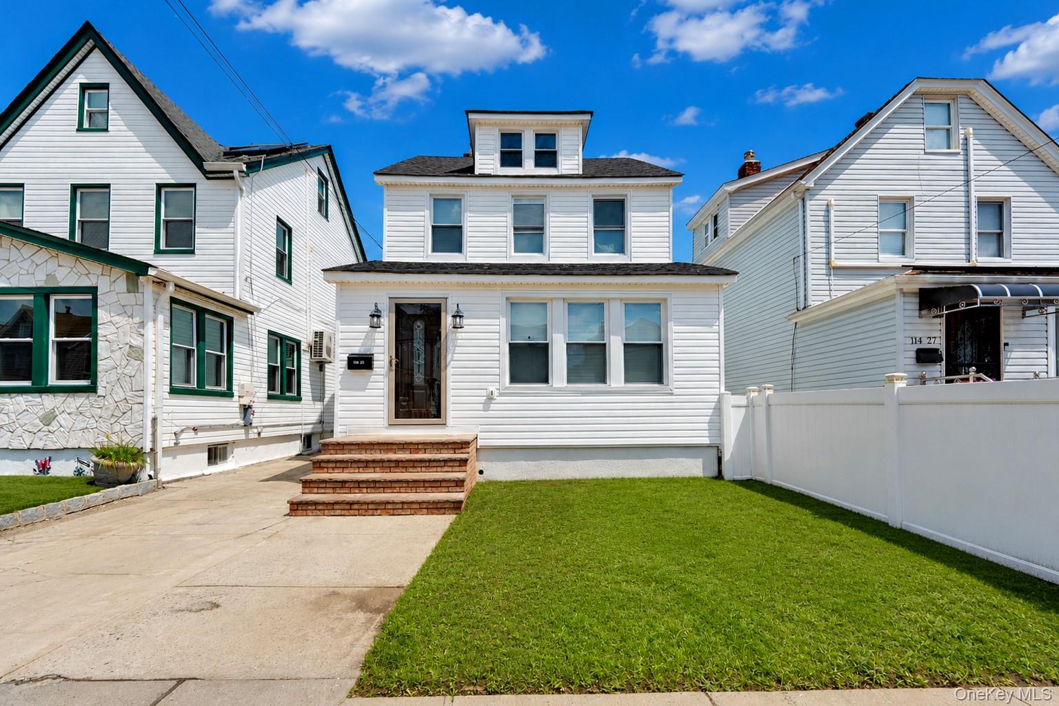 11425 210th St, Cambria Heights, NY 11411 photo