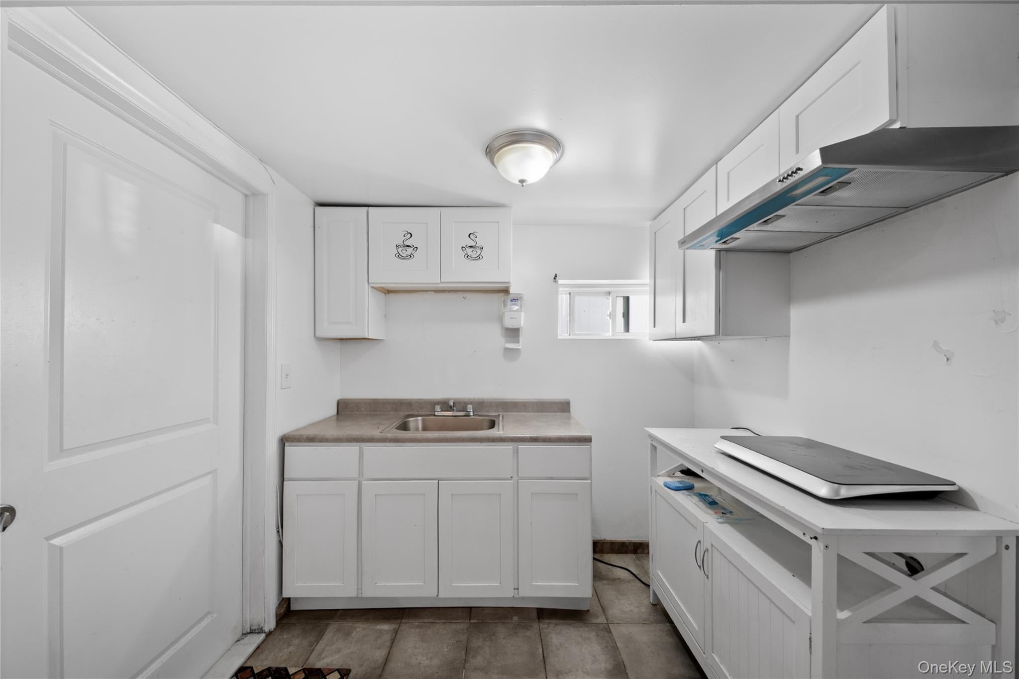 2710 Lurting Ave, Bronx, NY 10469 photo