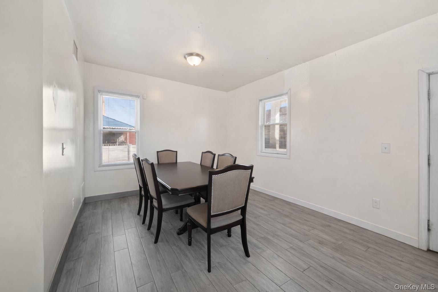 2710 Lurting Ave, Bronx, NY 10469 photo
