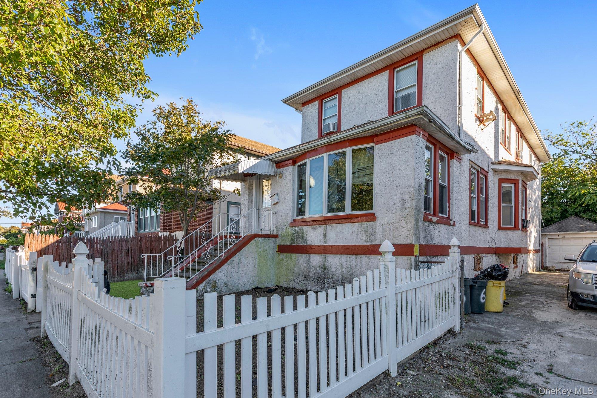 60 Market St, Long Beach, NY 11561