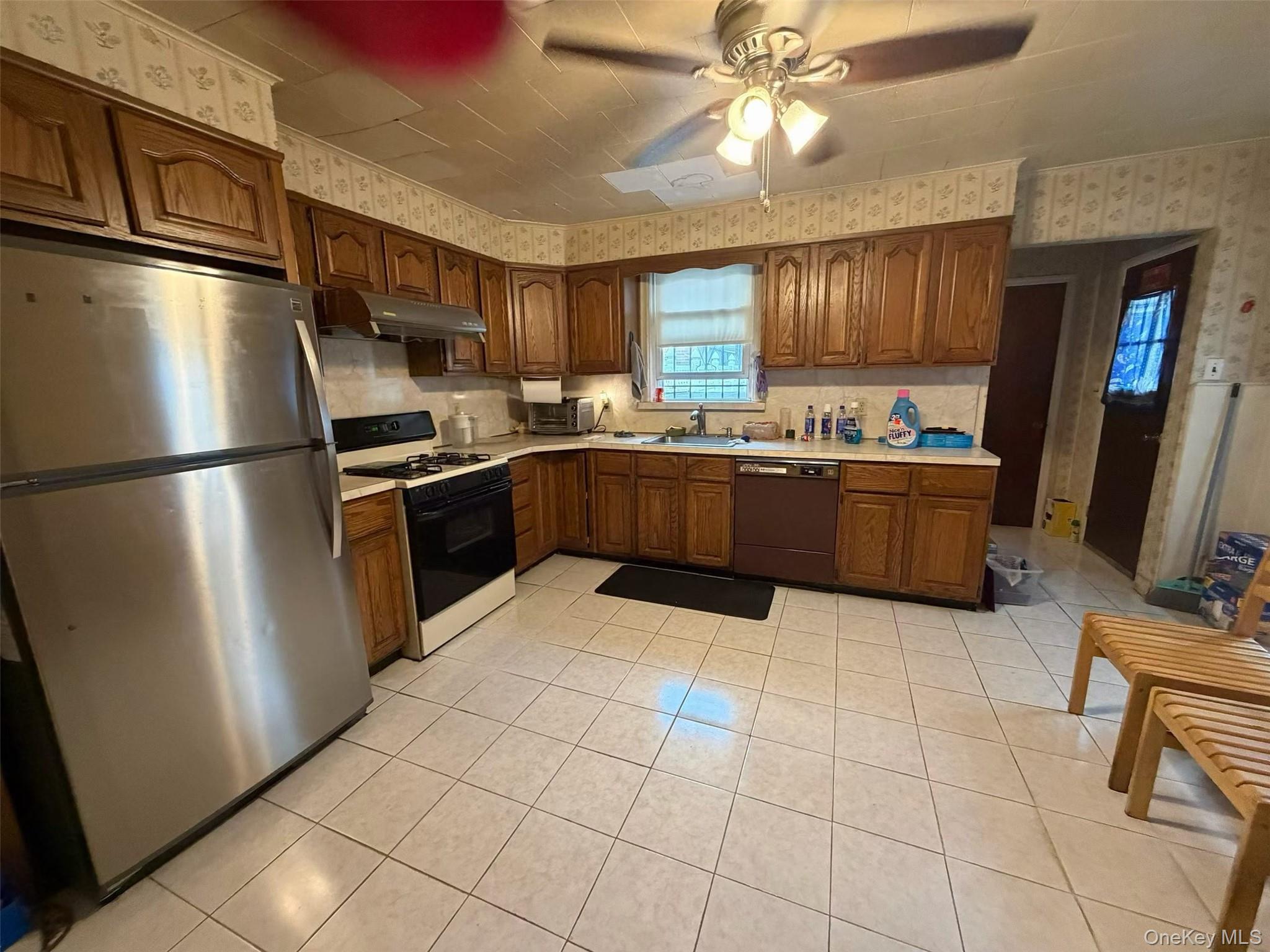 4641 161st, Flushing, NY 11358 photo