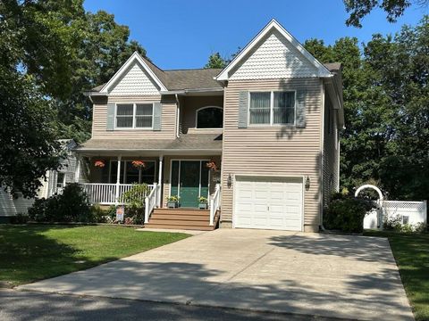 Single Family Residence in Babylon NY 29 Bailey Avenue Ave.jpg