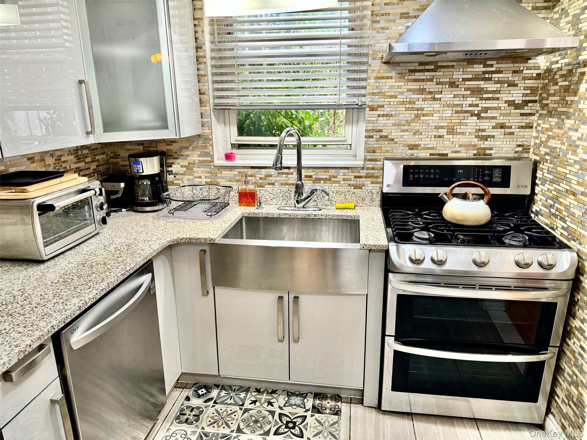 97 17 31st Ave, East Elmhurst, NY 11369 photo