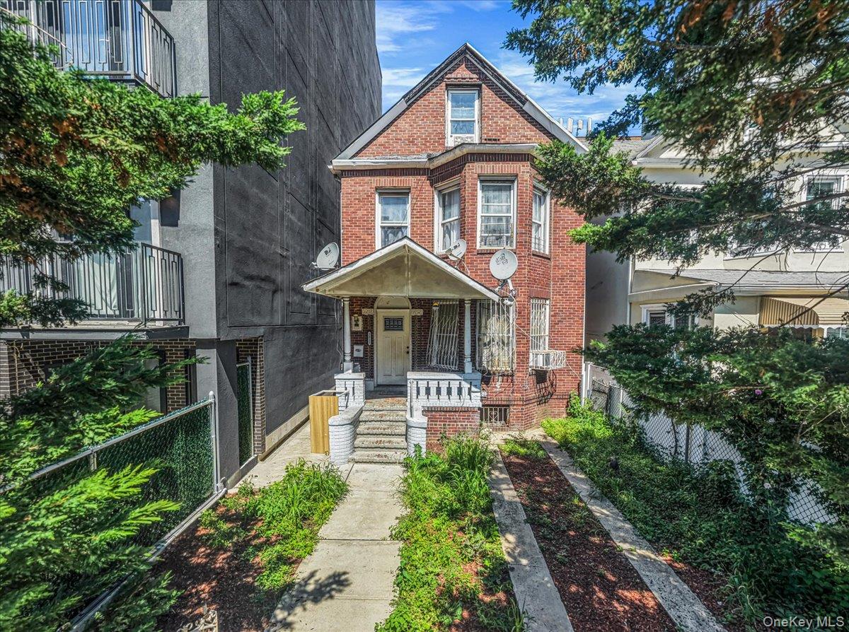 2811 Clarendon Rd, Brooklyn, NY 11226