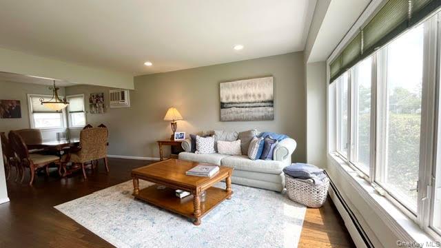 860 Helene St, Wantagh, NY 11793 photo