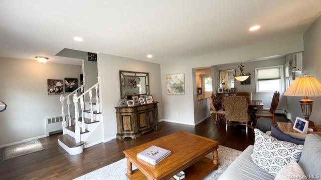 860 Helene St, Wantagh, NY 11793 photo