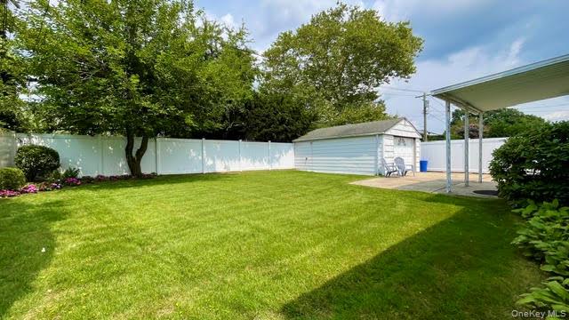 860 Helene St, Wantagh, NY 11793 photo