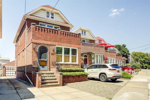 Single Family Residence in Glendale NY 8507 Union Turnpike.jpg