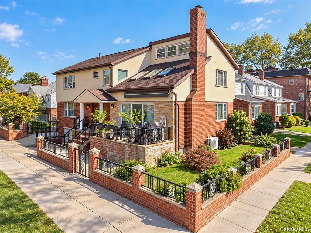40 45 193rd St, Flushing, NY 11358