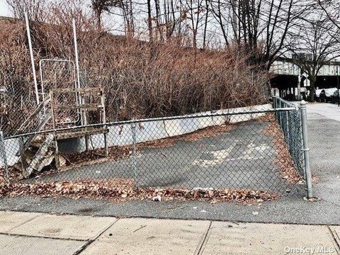  in Woodside NY 5701 39th Avenue.jpg