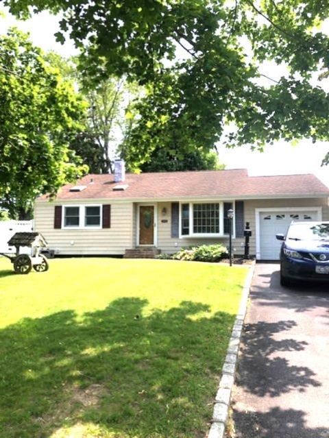 Single Family Residence in Medford NY 3003 Watch Hill Avenue.jpg