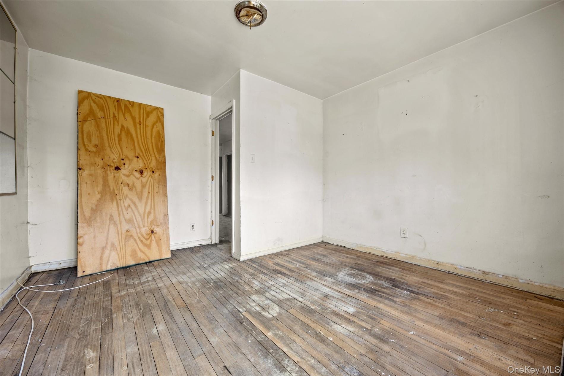 3768 Laconia Ave, Bronx, NY 10469 photo