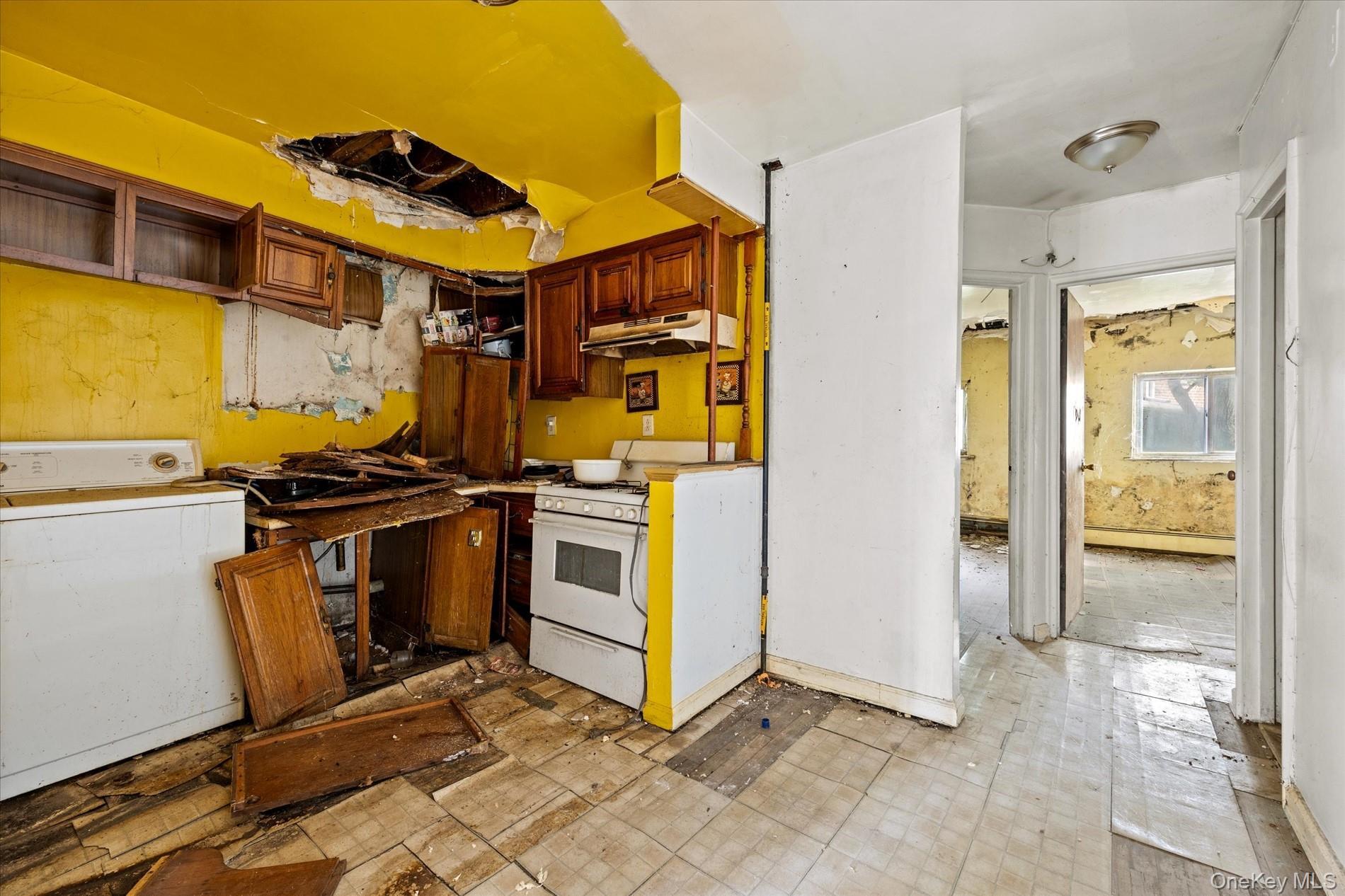 3768 Laconia Ave, Bronx, NY 10469 photo