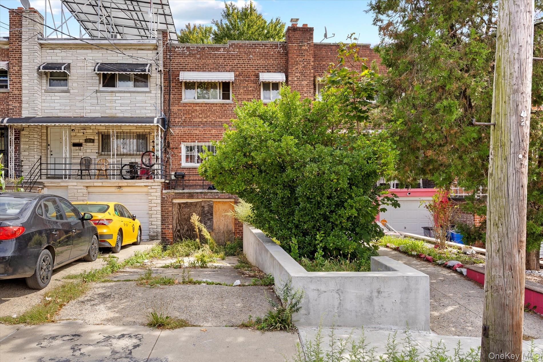 3768 Laconia Ave, Bronx, NY 10469 photo