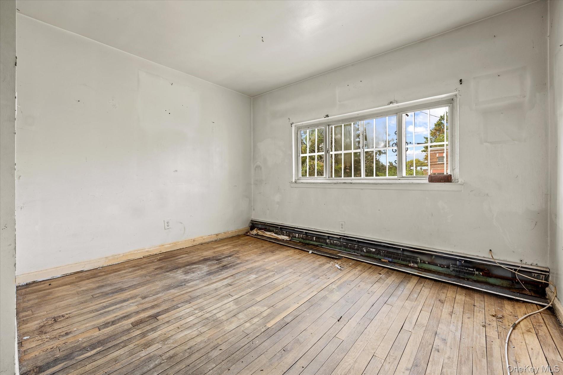 3768 Laconia Ave, Bronx, NY 10469 photo
