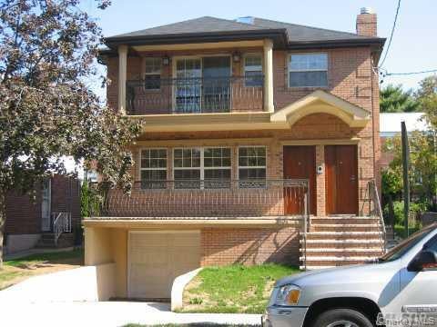 13 31 209th St, Bayside, NY 11360