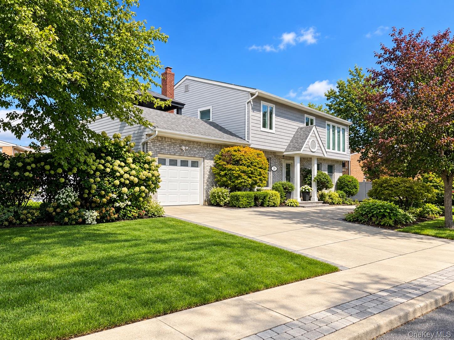28 Florence Ave, Freeport, NY 11520