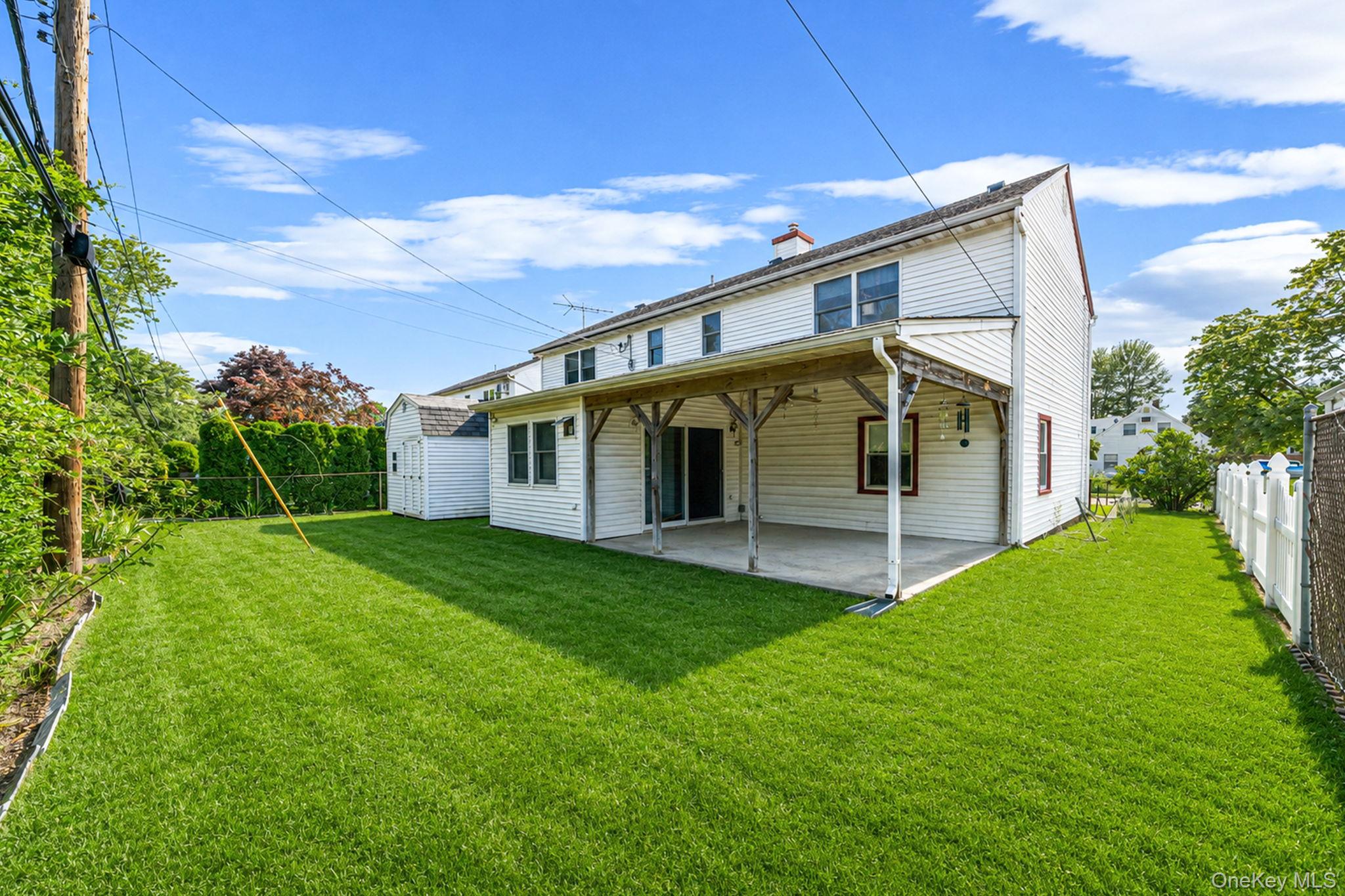 120 Ranch Ln, Levittown, NY 11756 photo
