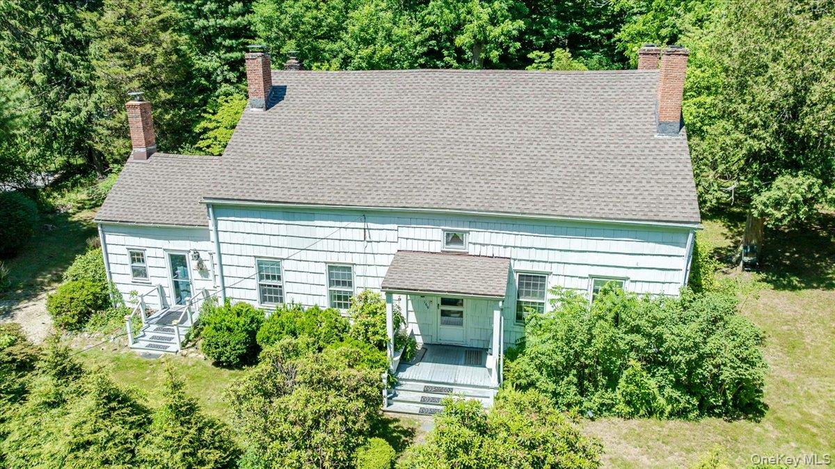 169 W Rogues Path, Huntington, NY 11743 photo