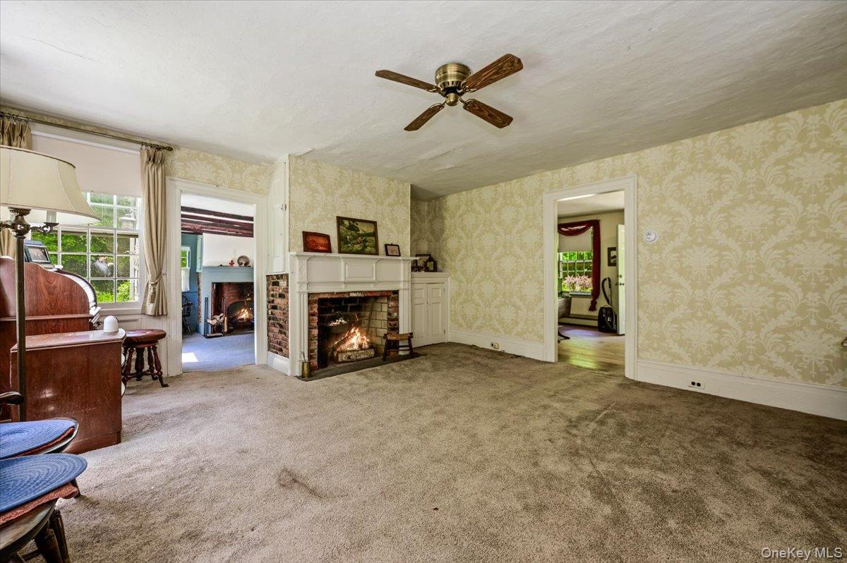 169 W Rogues Path, Huntington, NY 11743 photo
