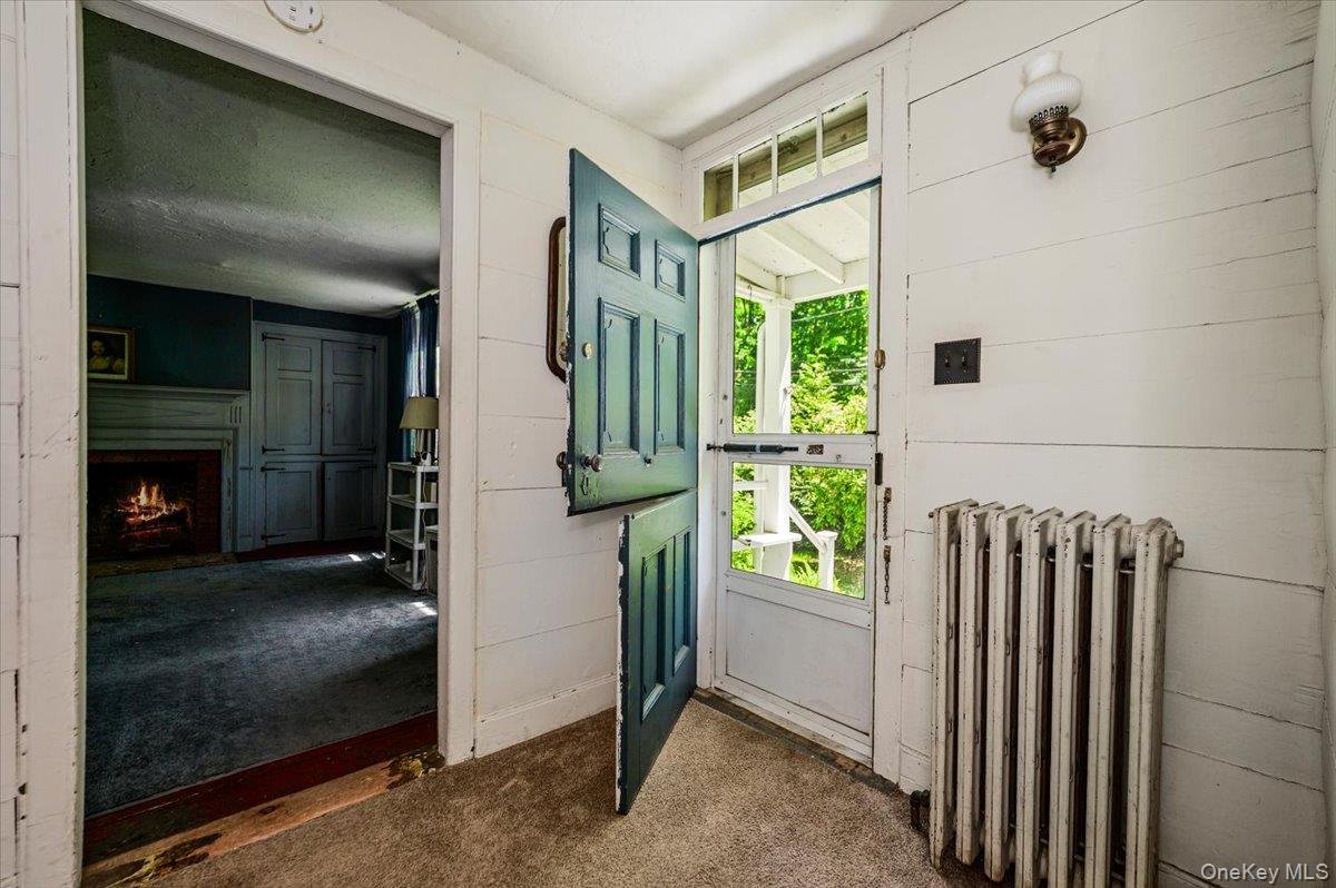 169 W Rogues Path, Huntington, NY 11743 photo