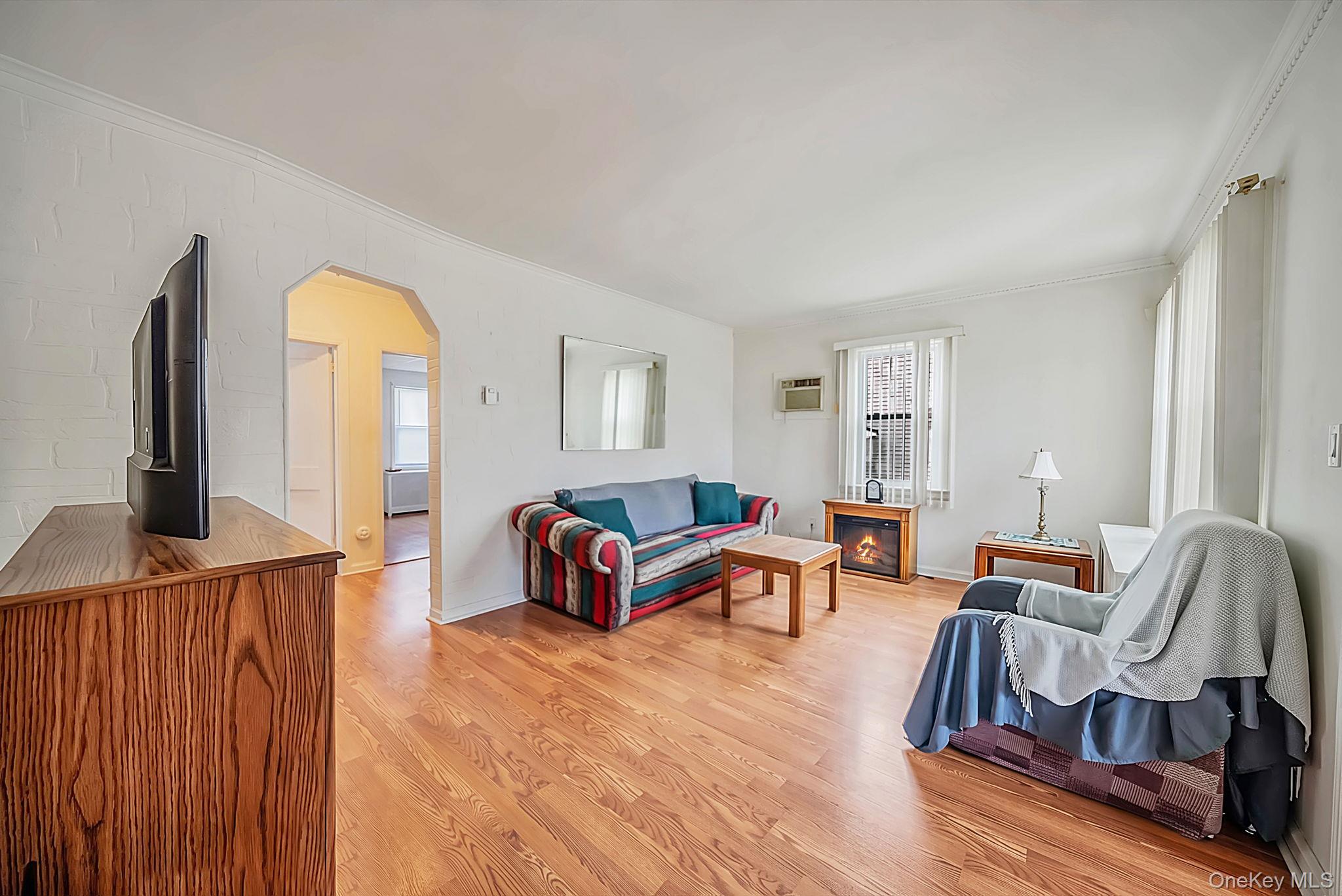 1111 Esther St, Franklin Square, NY 11010 photo