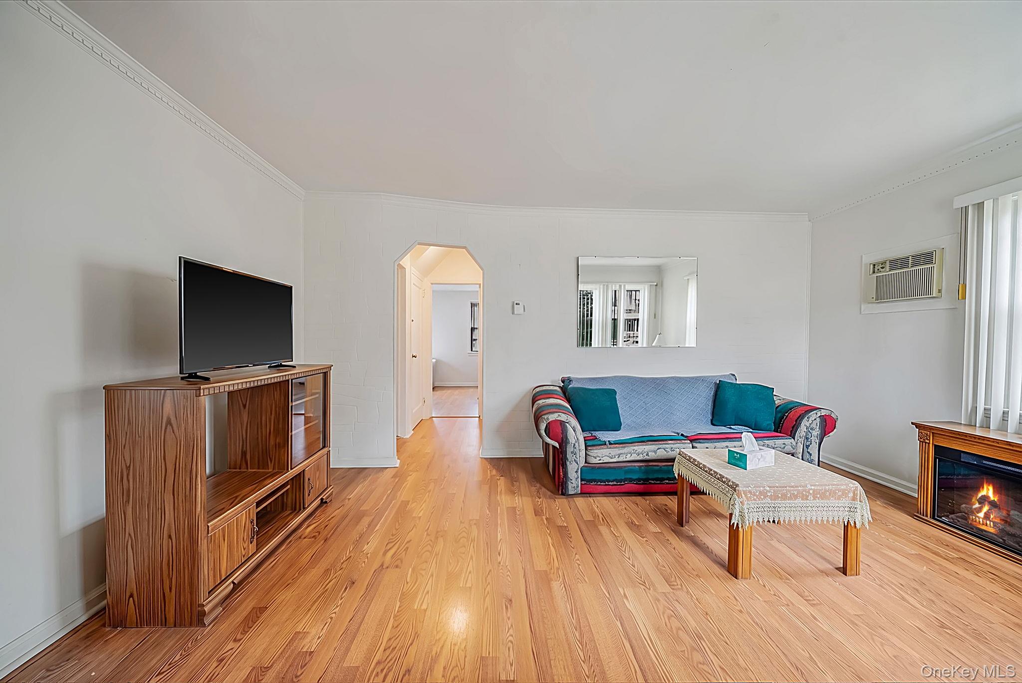 1111 Esther St, Franklin Square, NY 11010 photo