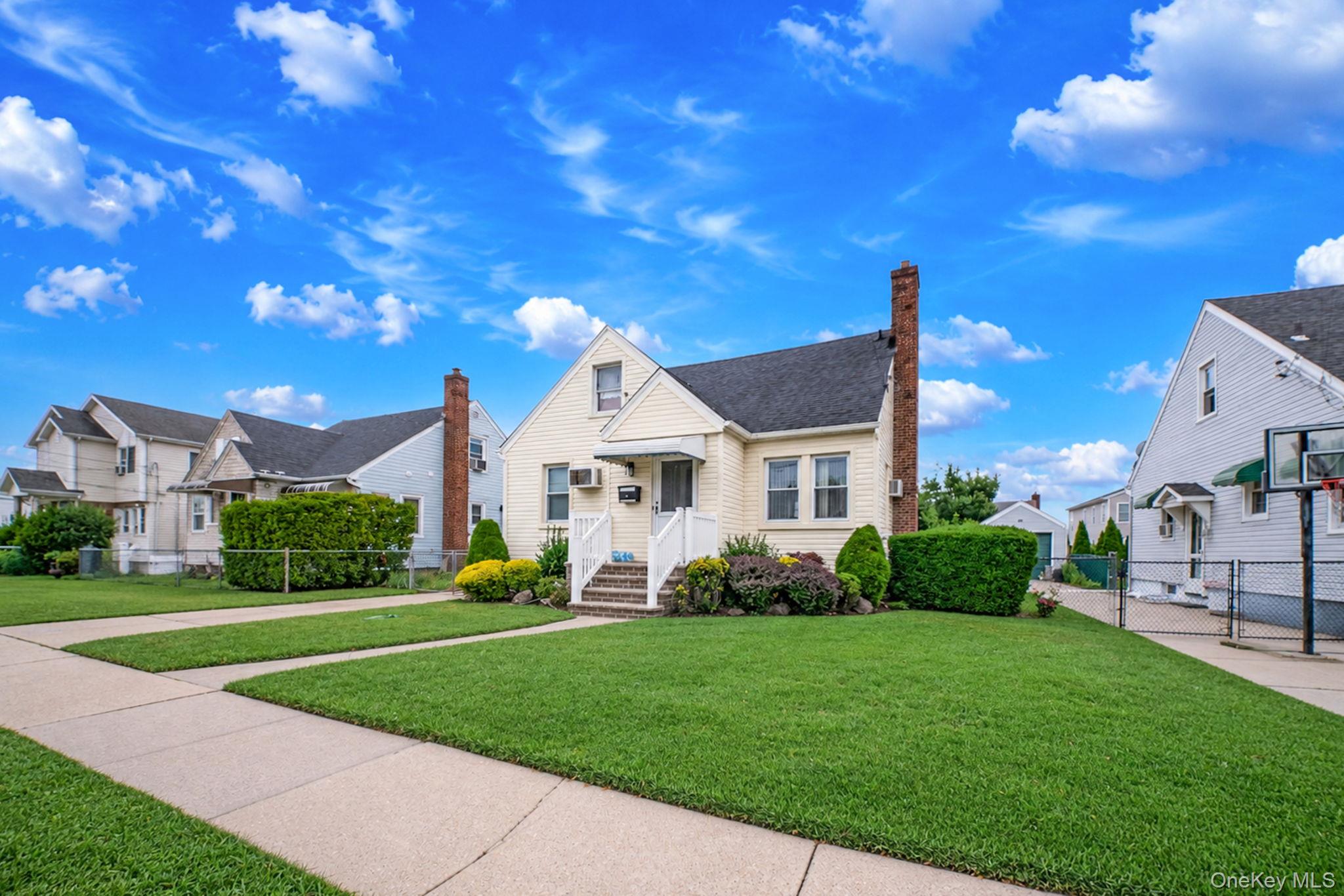 1111 Esther St, Franklin Square, NY 11010 photo