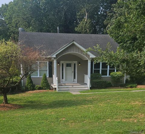 Single Family Residence in Wading River NY 39 Hill Street.jpg