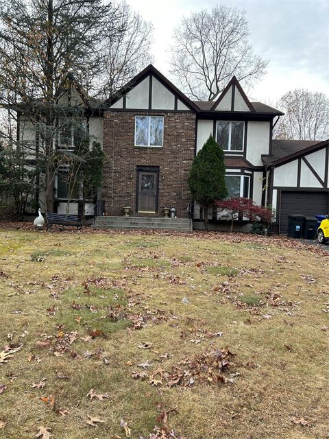 Single Family Residence in Airmont NY 2 Bolger Lane.jpg
