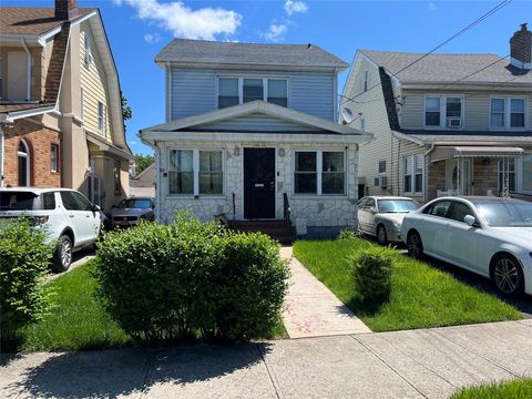 Single Family Residence in Queens Village NY 109-15 210 Street.jpg