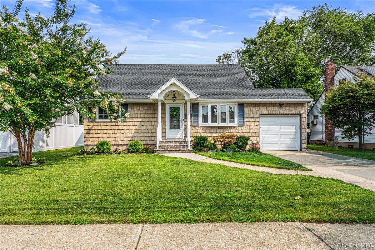 235 Kings Ave, Massapequa, NY 11758