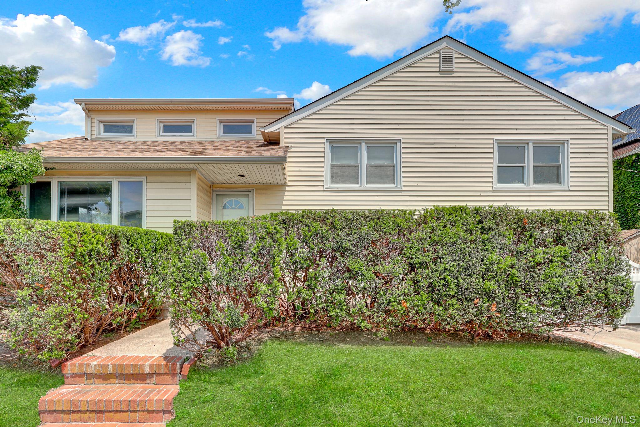 335 E State St, Long Beach, NY 11561 photo