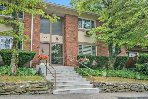 Condominium in Peekskill NY 6 Rolling Way #M.jpg