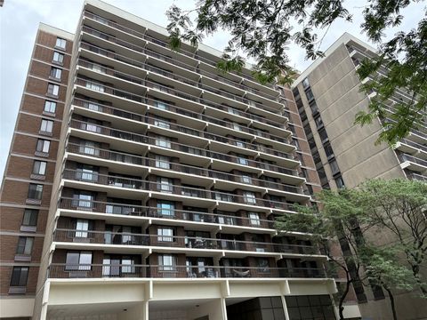 Condominium in Flushing NY 152-18 Union Turnpike #9P.jpg