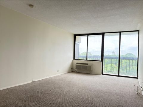 Condominium in Flushing NY 152-18 Union Turnpike #9P 19.jpg