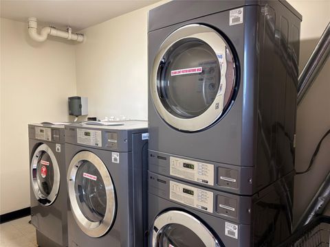 Condominium in Flushing NY 152-18 Union Turnpike #9P 17.jpg