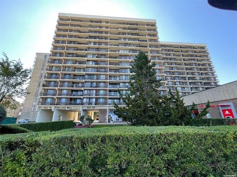 Condominium in Flushing NY 152-18 Union Turnpike #9P 1.jpg