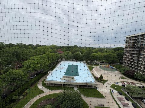 Condominium in Flushing NY 152-18 Union Turnpike #9P 13.jpg