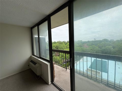 Condominium in Flushing NY 152-18 Union Turnpike #9P 16.jpg