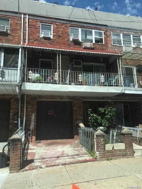 Townhouse in Corona NY 34-64 111TH St.jpg