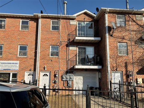 Triplex in Far Rockaway NY 212 Beach 26th Street.jpg